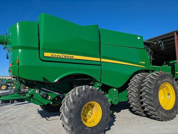 Image of John Deere S780 equipment image 1