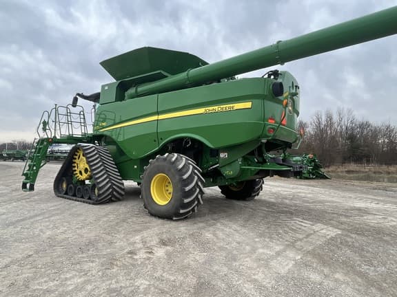 Image of John Deere S780 equipment image 2