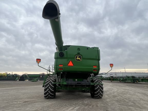 Image of John Deere S780 equipment image 4