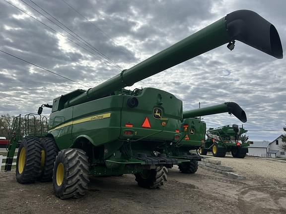Image of John Deere S780 equipment image 4