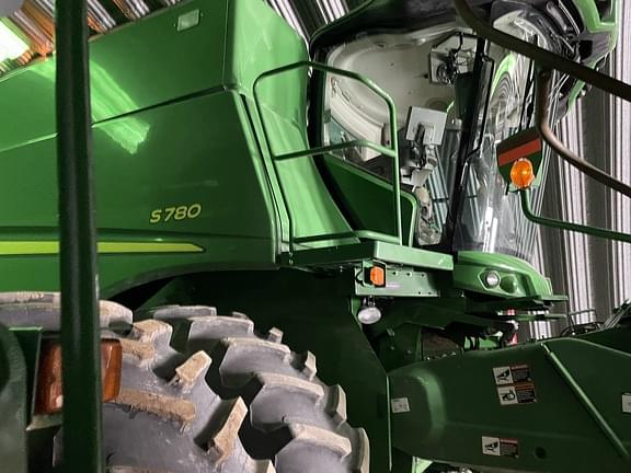 Image of John Deere S780 equipment image 2