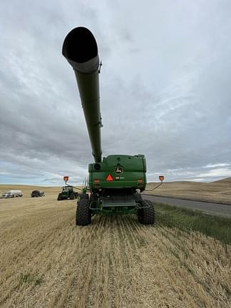 Image of John Deere S780 equipment image 4