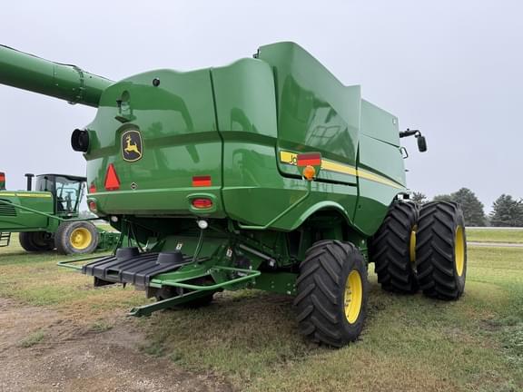Image of John Deere S780 equipment image 4