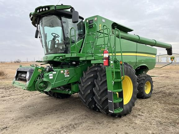 Image of John Deere S780 equipment image 1