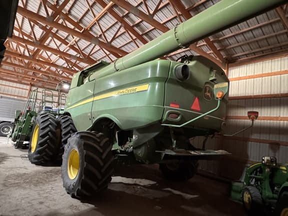 Image of John Deere S780 equipment image 2
