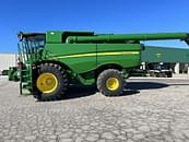 Thumbnail image John Deere S780 1