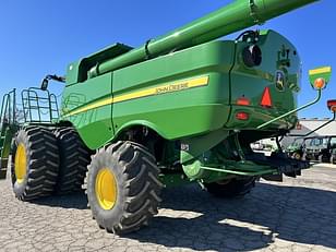 Main image John Deere S780 8