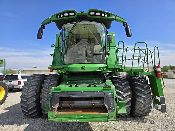 Image of John Deere S780 equipment image 2