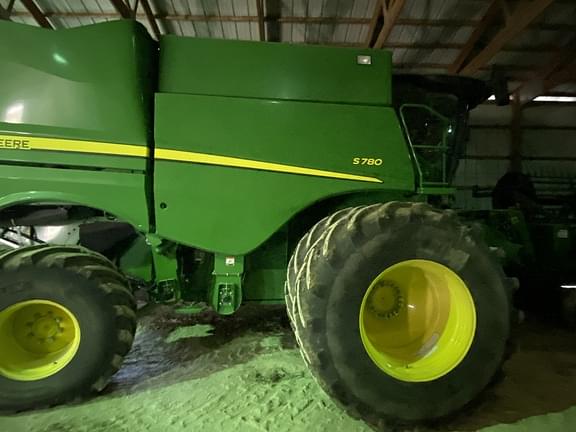 Image of John Deere S780 equipment image 1
