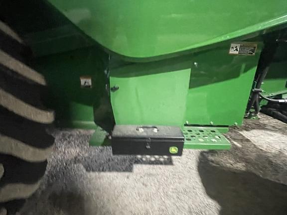 Image of John Deere S780 equipment image 4