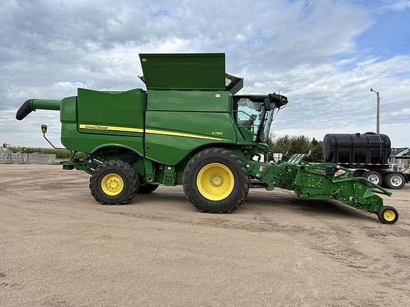 Image of John Deere S780 equipment image 4