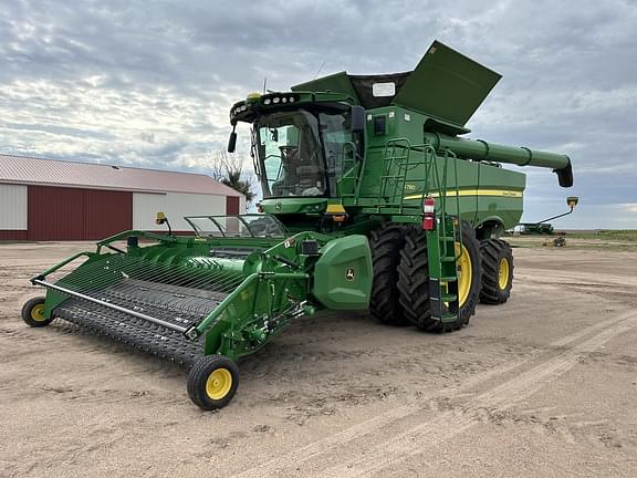 Image of John Deere S780 equipment image 1