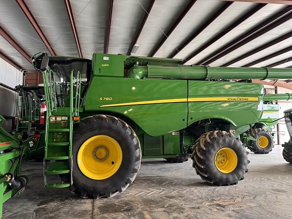 Image of John Deere S780 equipment image 2