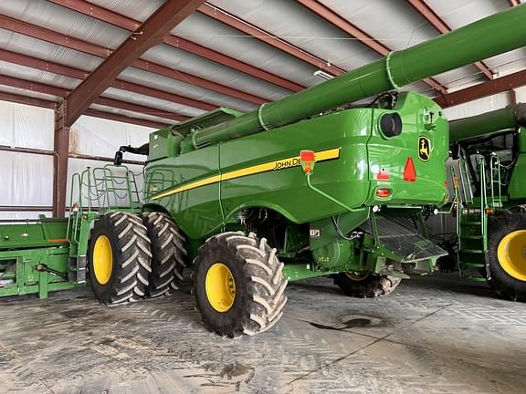 Image of John Deere S780 equipment image 1