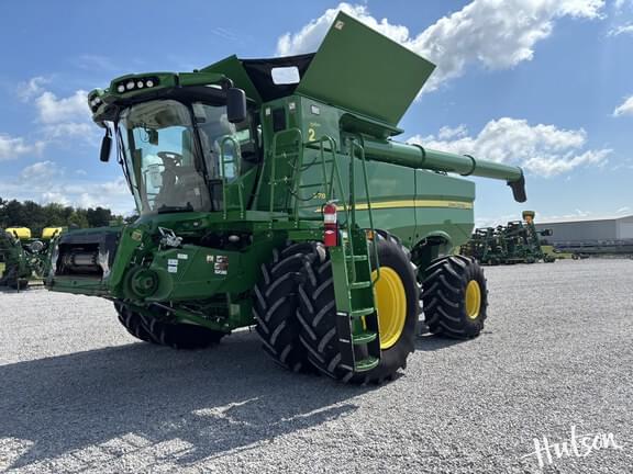 Image of John Deere S780 equipment image 1