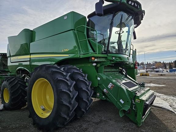Image of John Deere S780 equipment image 1