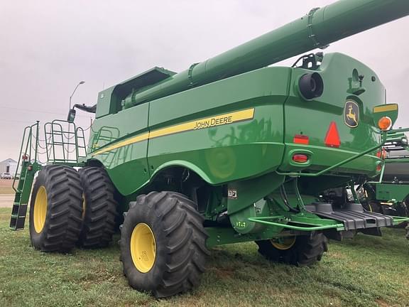 Image of John Deere S780 equipment image 2