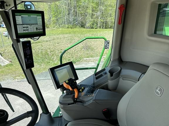 Image of John Deere S780 equipment image 4