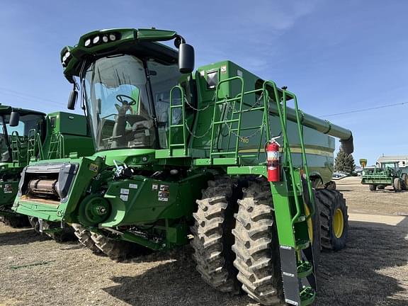 Image of John Deere S780 equipment image 1