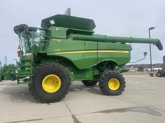 Image of John Deere S780 equipment image 1