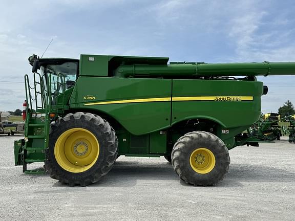 Image of John Deere S780 equipment image 2
