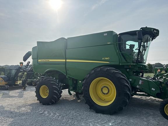 Image of John Deere S780 Image 1