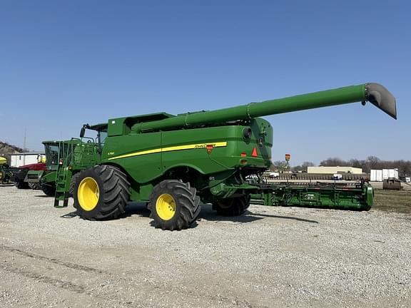 Image of John Deere S780 equipment image 2