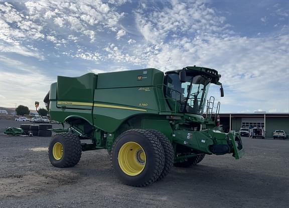 Image of John Deere S780 equipment image 4