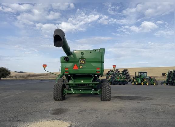 Image of John Deere S780 equipment image 2