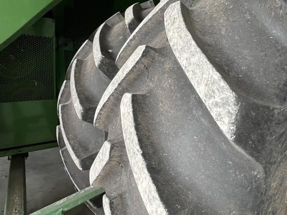 Image of John Deere S780 equipment image 4