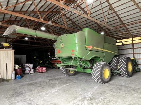 Image of John Deere S780 equipment image 2