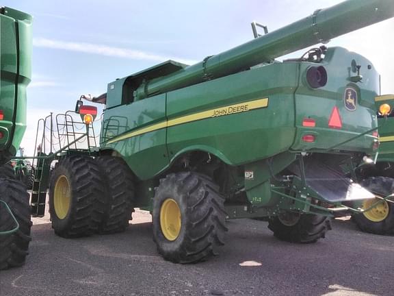 Image of John Deere S780 equipment image 4