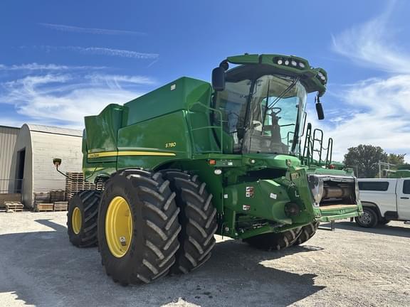 Image of John Deere S780 equipment image 2
