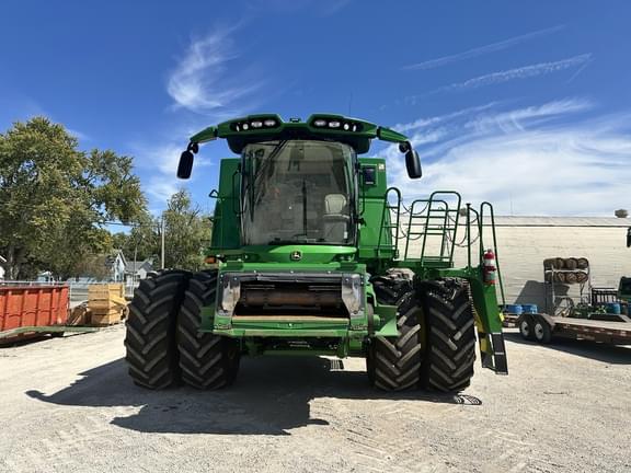 Image of John Deere S780 equipment image 1
