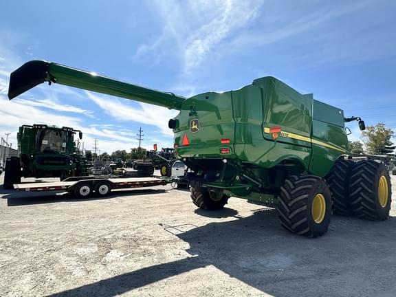 Image of John Deere S780 equipment image 4