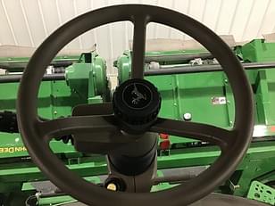 Main image John Deere S780 19