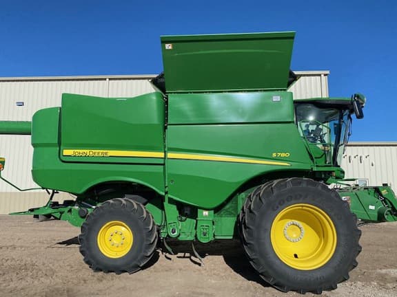 Image of John Deere S780 equipment image 1