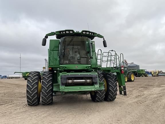 Image of John Deere S780 equipment image 1