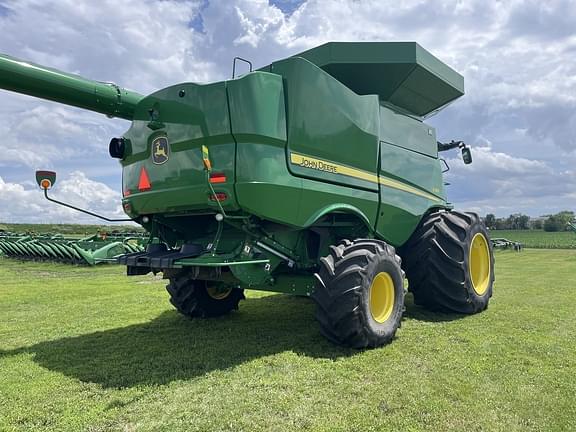Image of John Deere S780 equipment image 4