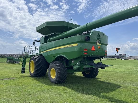 Image of John Deere S780 equipment image 2