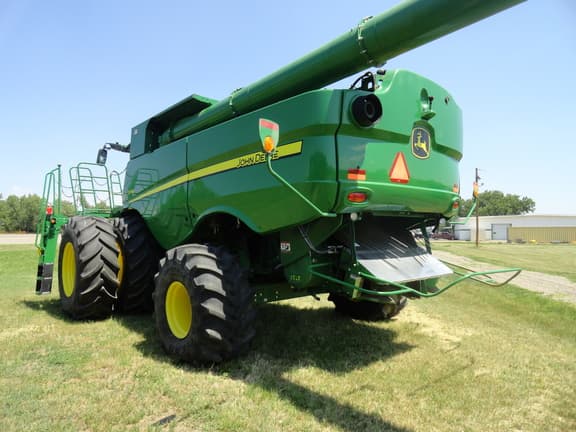 Image of John Deere S780 equipment image 2