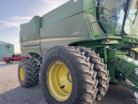 Image of John Deere S780 Primary image