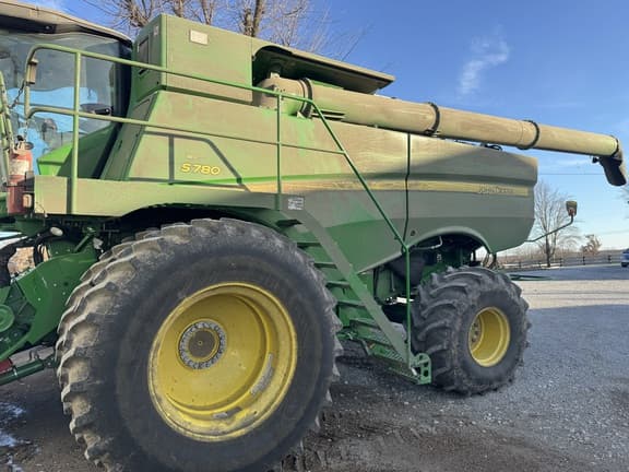 Image of John Deere S780 equipment image 2