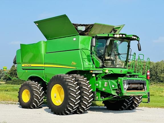 Image of John Deere S780 equipment image 1