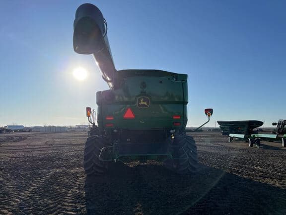 Image of John Deere S780 equipment image 3