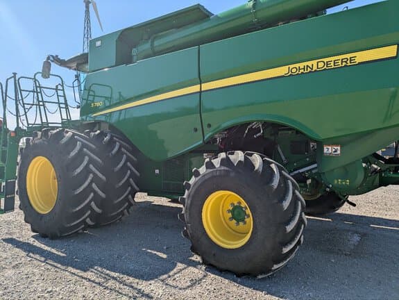 Image of John Deere S780 equipment image 2