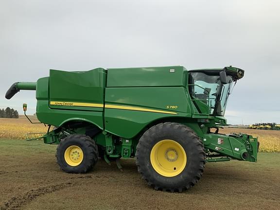 Image of John Deere S780 equipment image 1