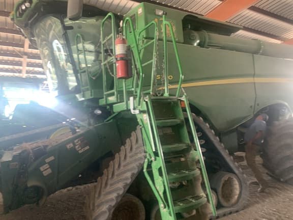 Image of John Deere S780 equipment image 1