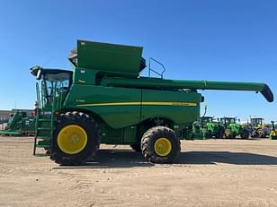 Main image John Deere S780 1