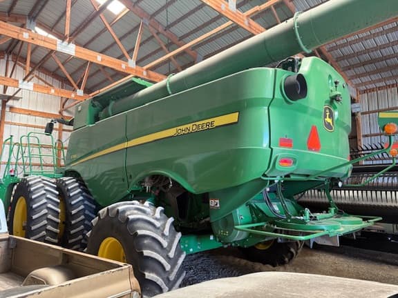 Image of John Deere S780 equipment image 2